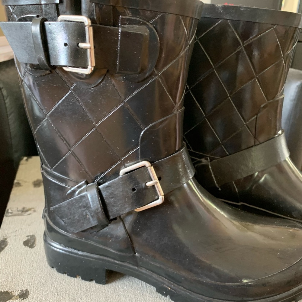 Black Sperry Boots